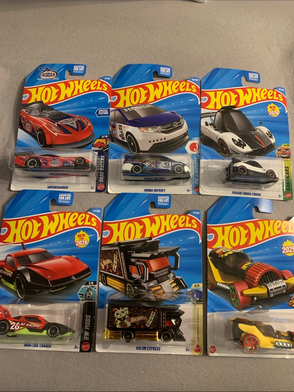 🆕- HOT WHEELS 🛞 BUNDLE OF ASSORTED HOT WHEELS TOY CARS 🚗 6